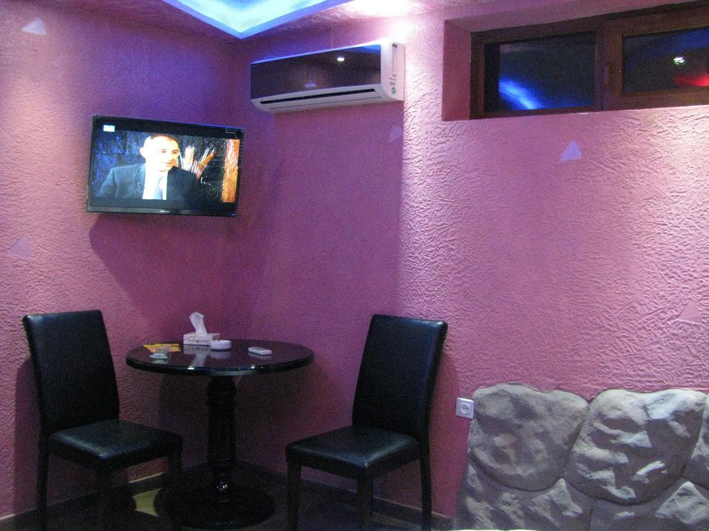 Princ Plaza Hotel Erevan Quarto foto