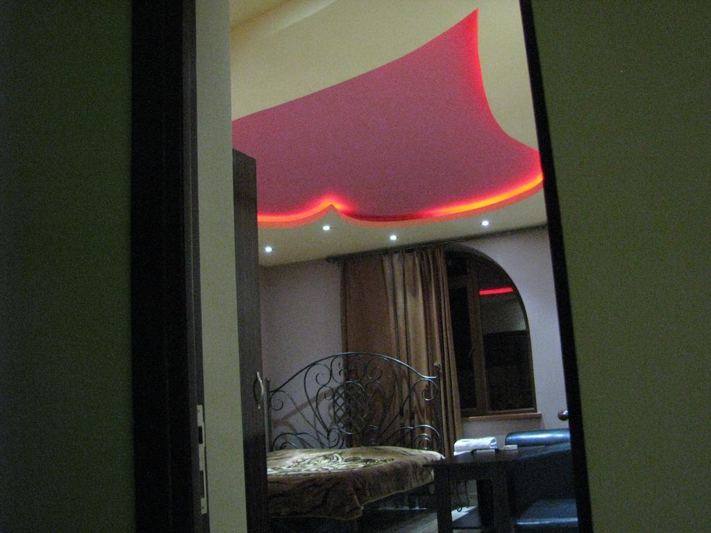Princ Plaza Hotel Erevan Quarto foto