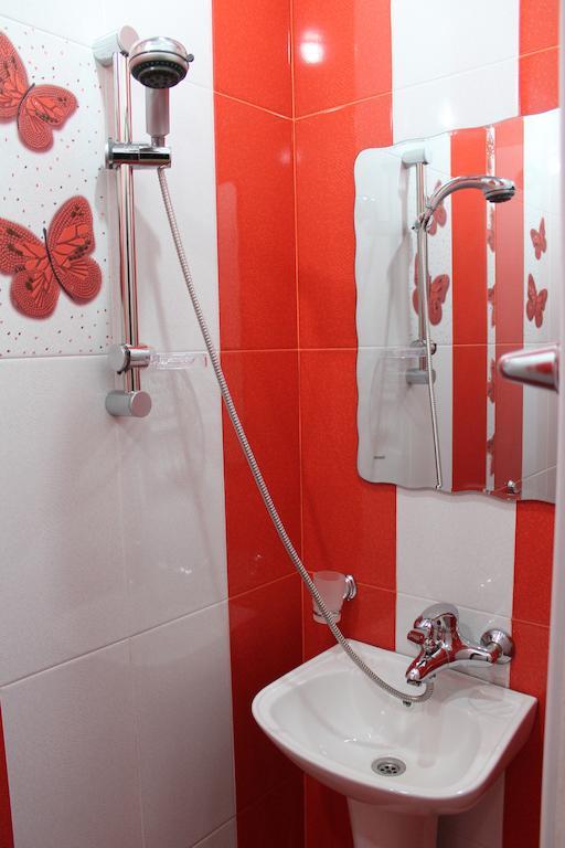 Princ Plaza Hotel Erevan Quarto foto